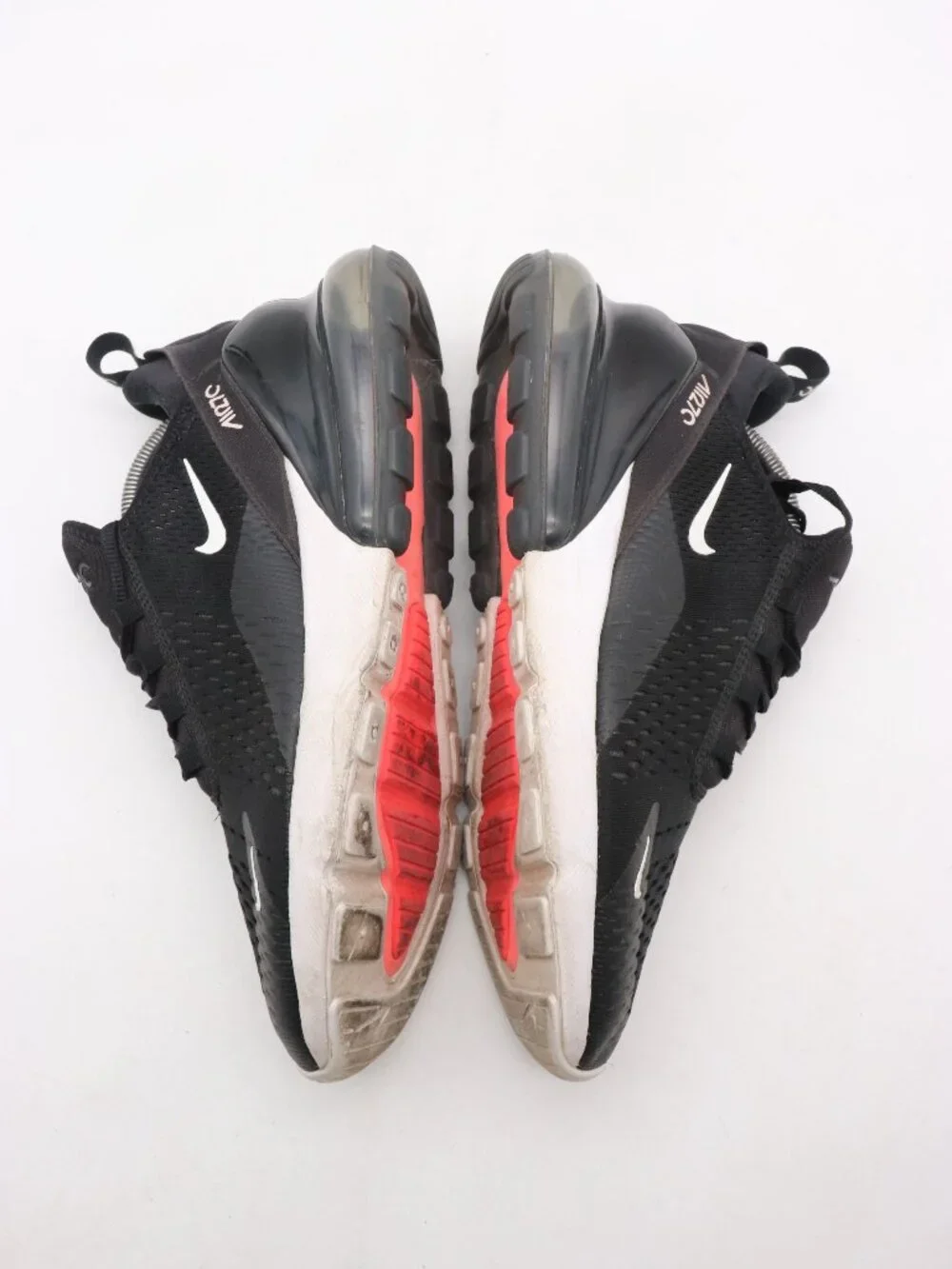 Nike Air Max 270 Men's Size 10.5 Black White Athletic Sneakers AH8050-002